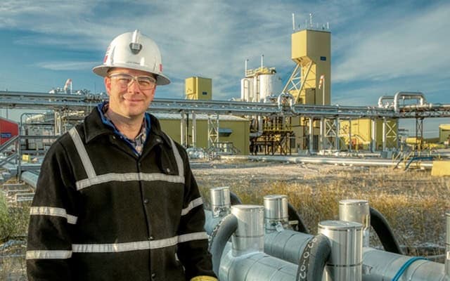 Cameco increases interest in Cigar Lake uranium mine, extends life by production cut-back